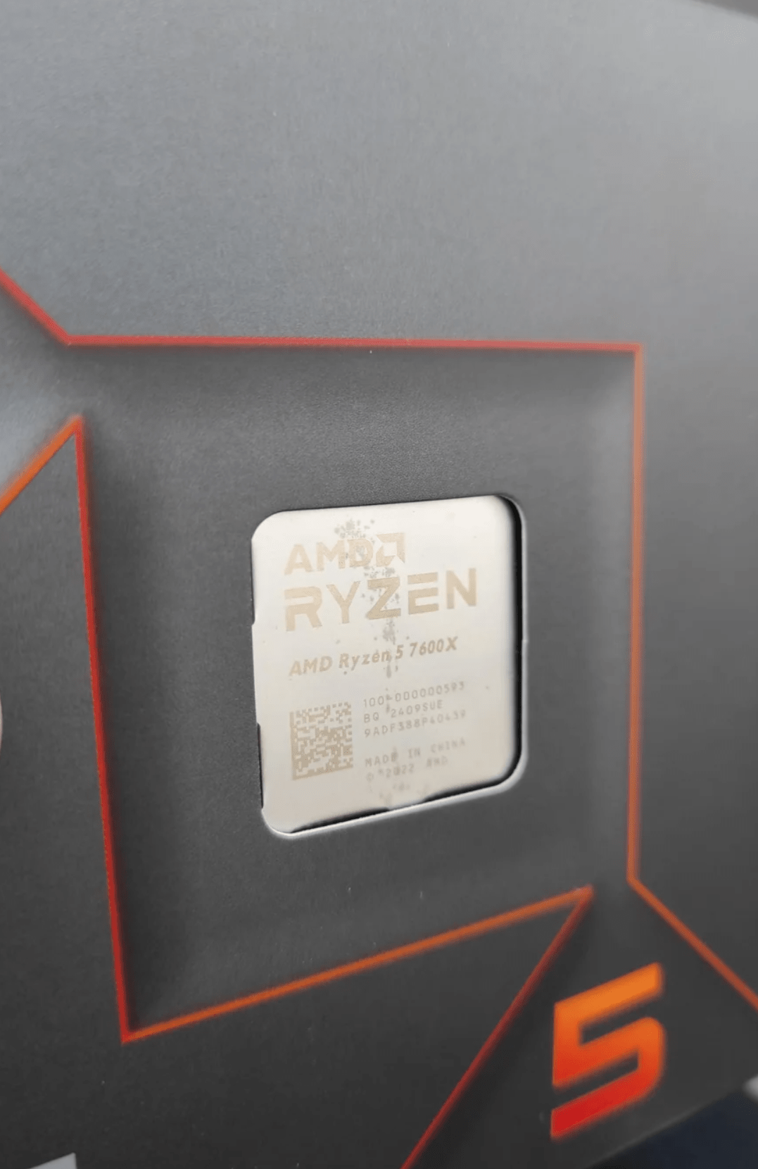 Why Do Some Brand New CPUs Have Stains on the IHS?